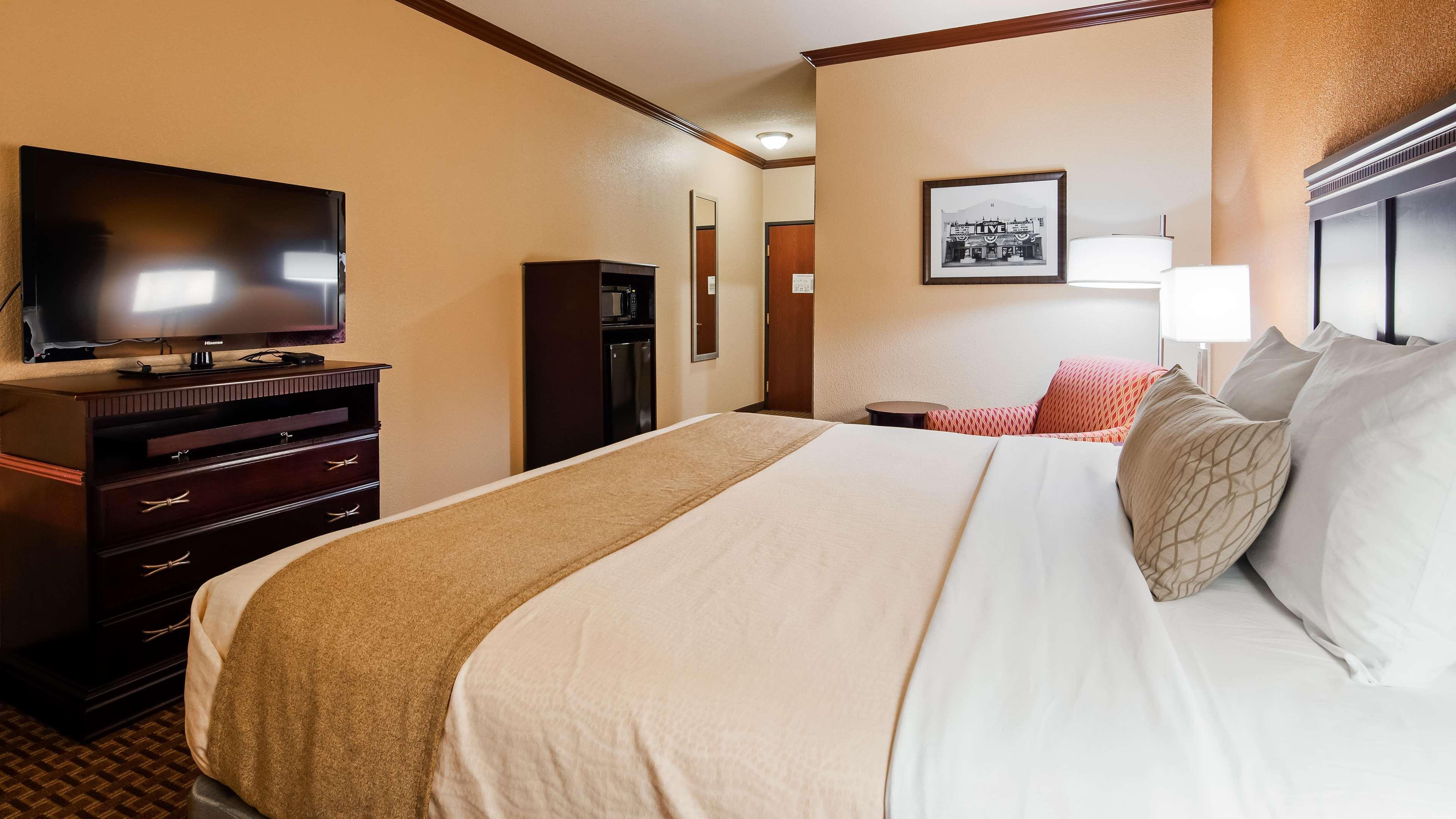 Best Western Granbury Inn And Suites Bagian luar foto
