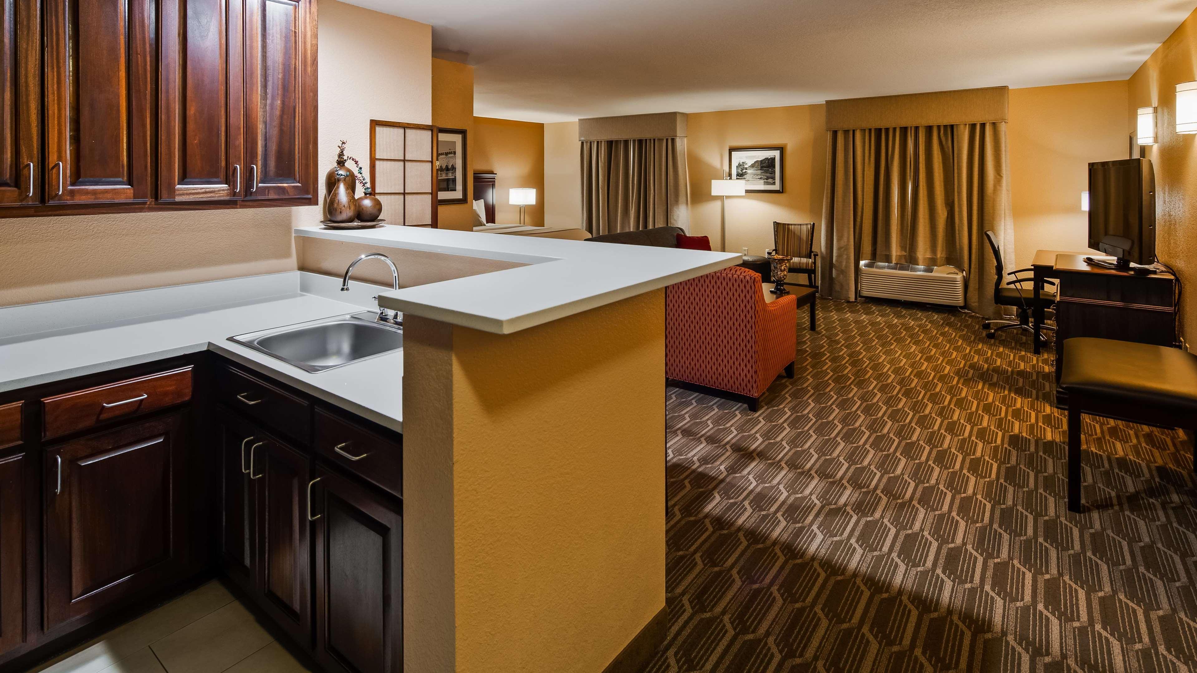 Best Western Granbury Inn And Suites Bagian luar foto