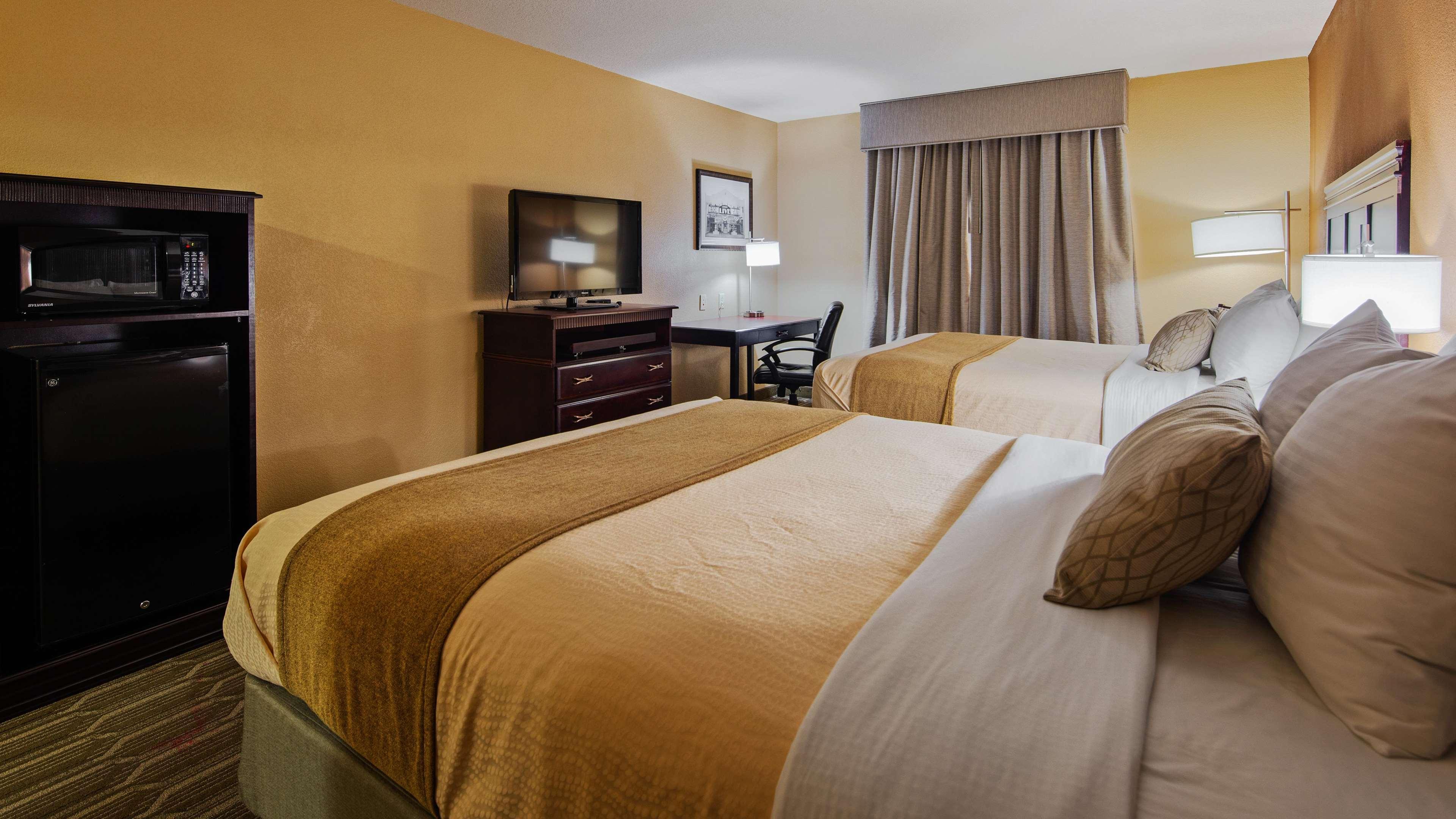 Best Western Granbury Inn And Suites Bagian luar foto