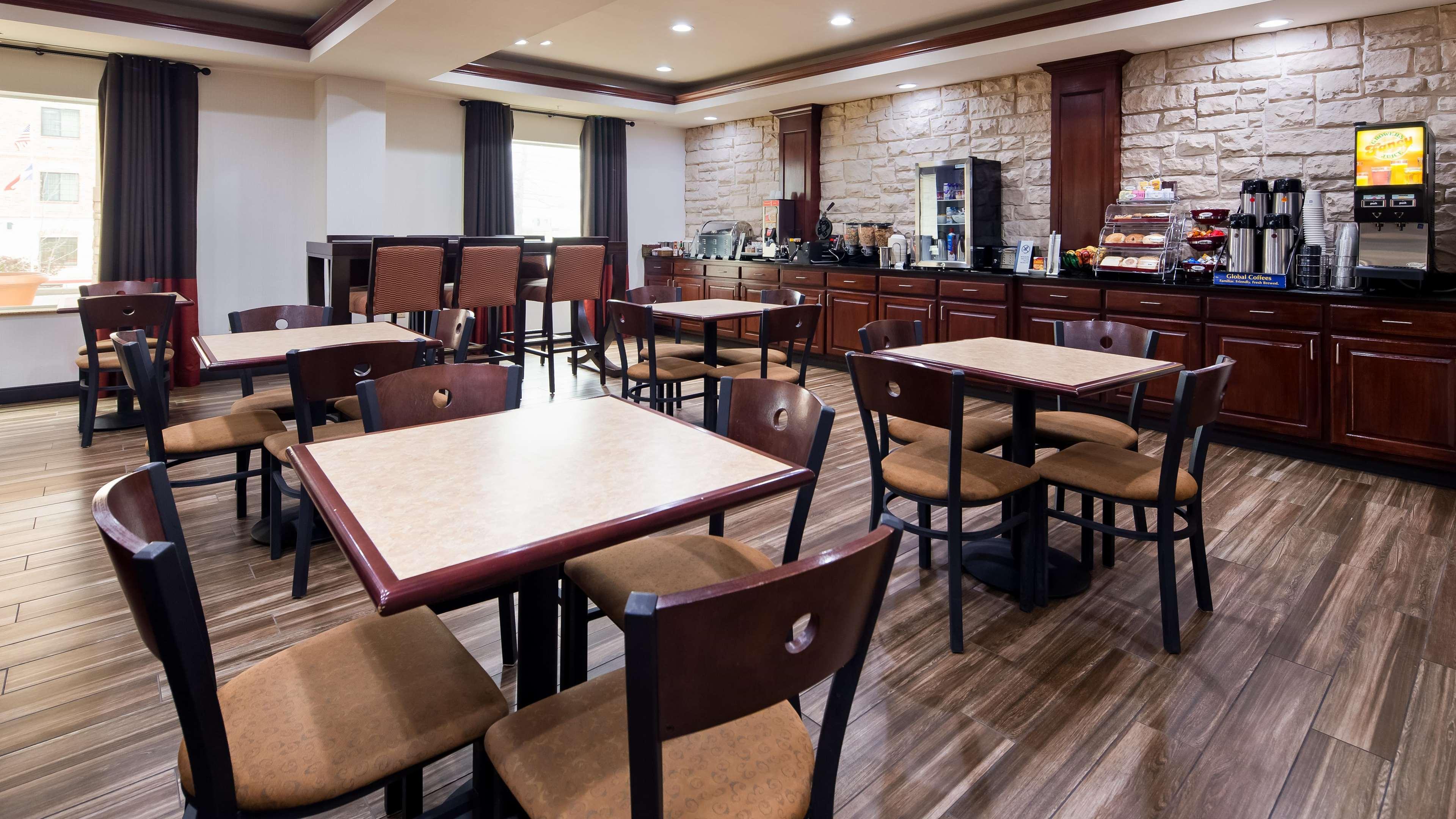 Best Western Granbury Inn And Suites Bagian luar foto